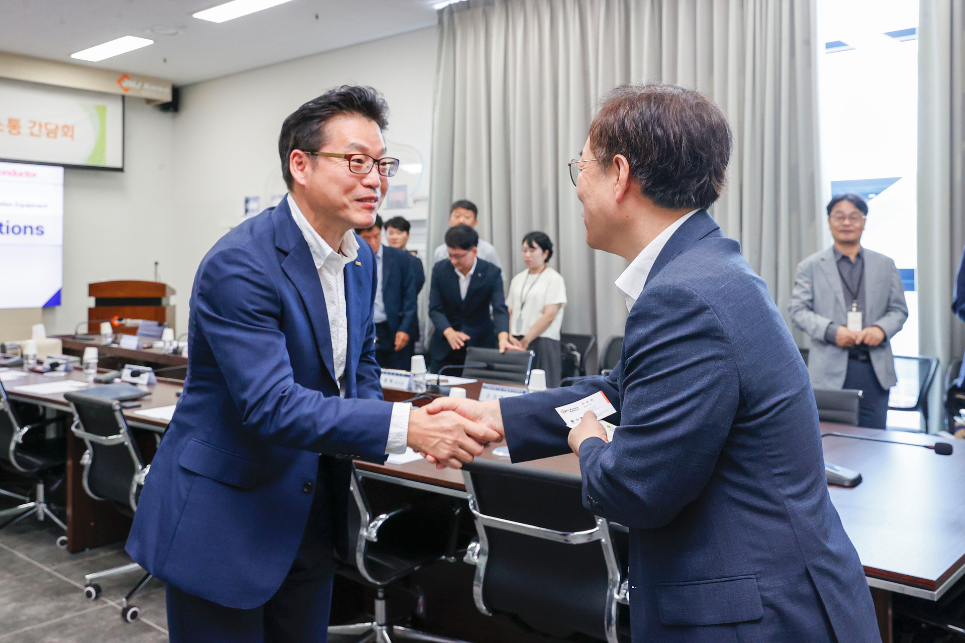 권형택 기보 이사장, 전력반도체 제조기업 방문해 규제애로 청취 회의